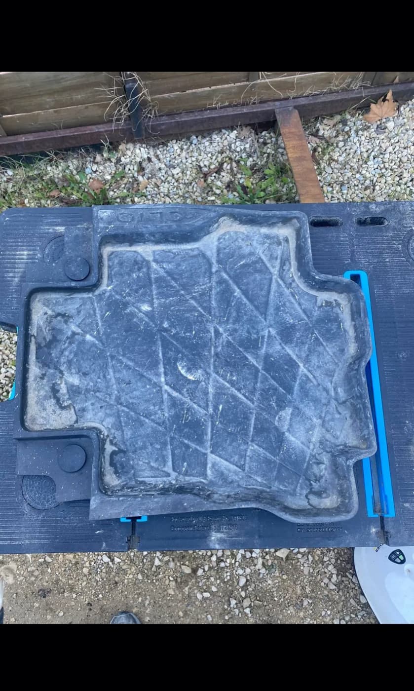 Tapis caoutchouc dégraissé en France — Avant