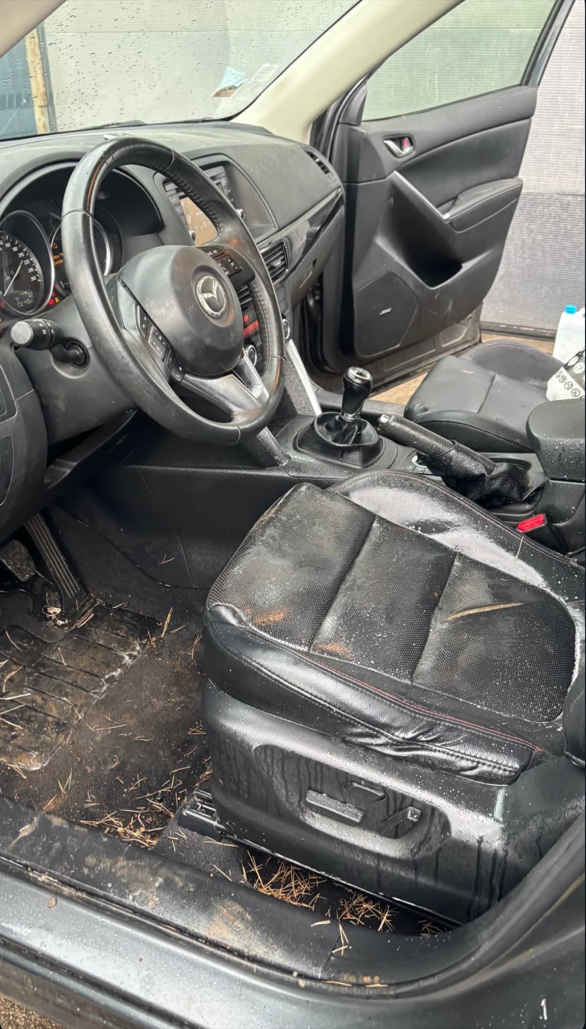 Habitacle complet remis à neuf en France — Avant