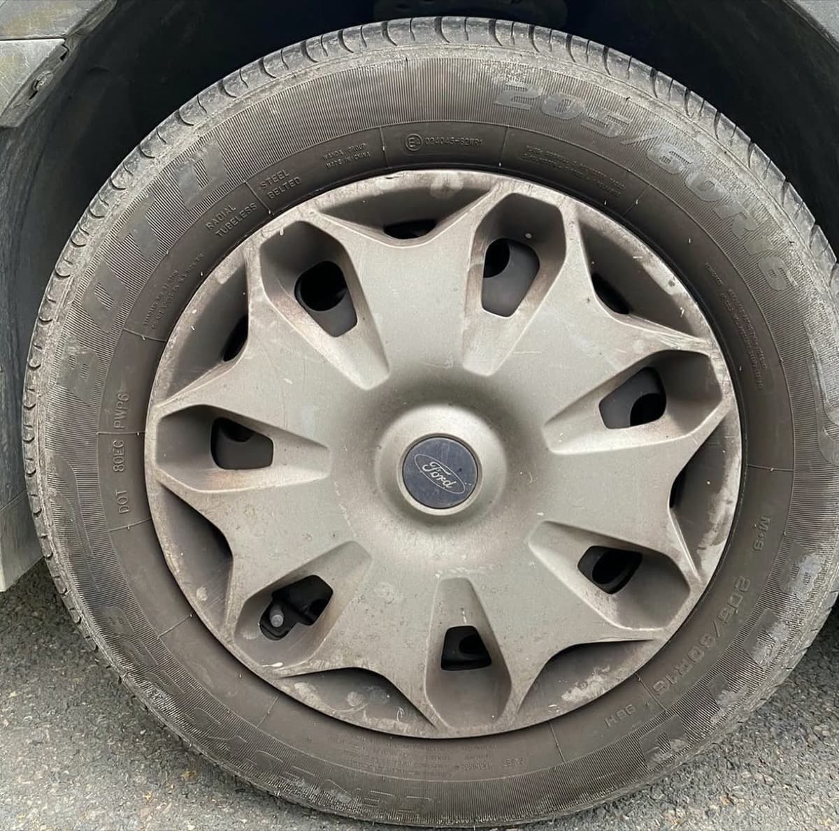 Lavage extérieur Ford en France — Avant