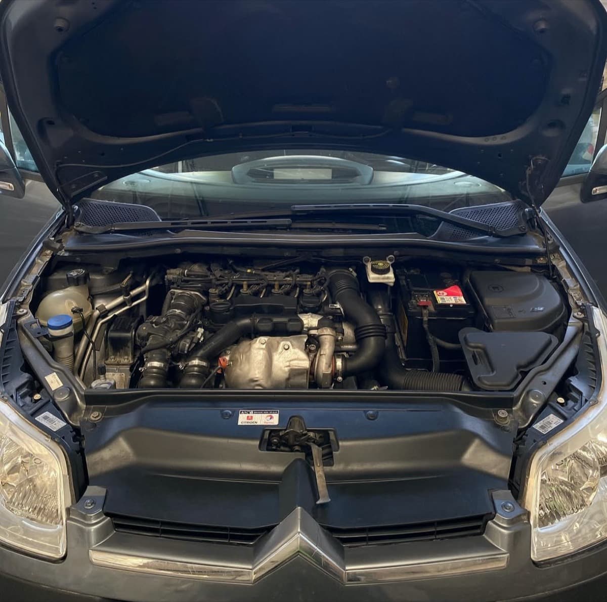 Compartiment moteur dégraissé en France — Après