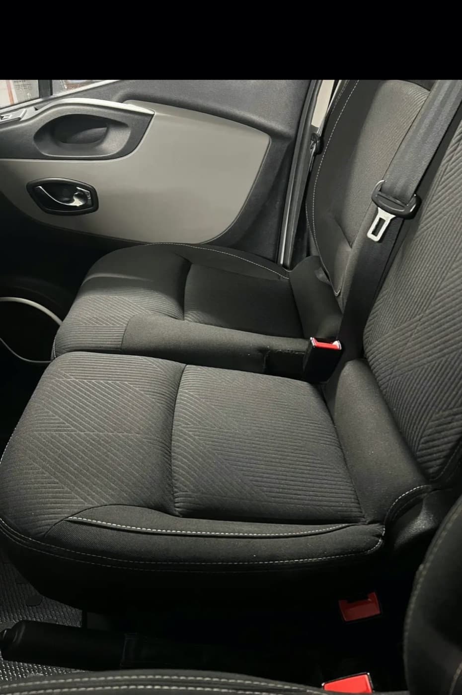 Injection-extraction auto : comment fonctionne le nettoyage profond des sièges ?