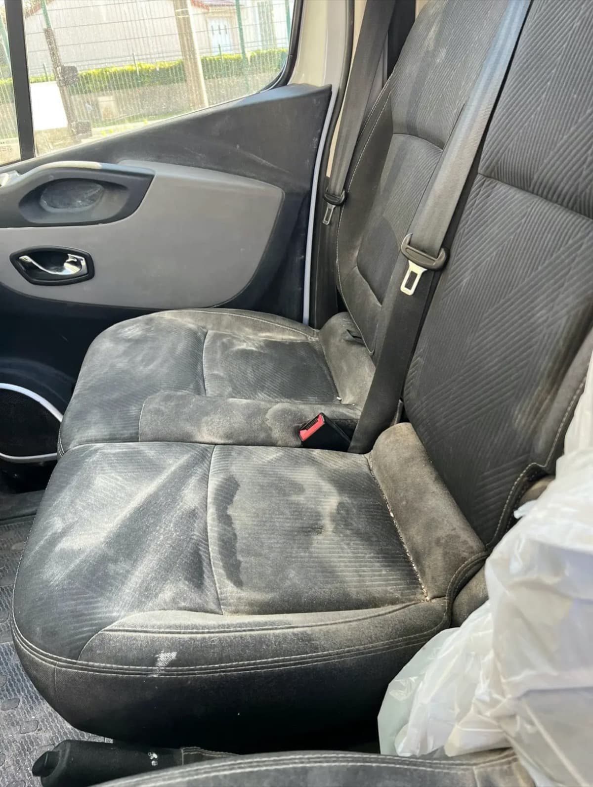 Banquette arrière détachée en France — Avant