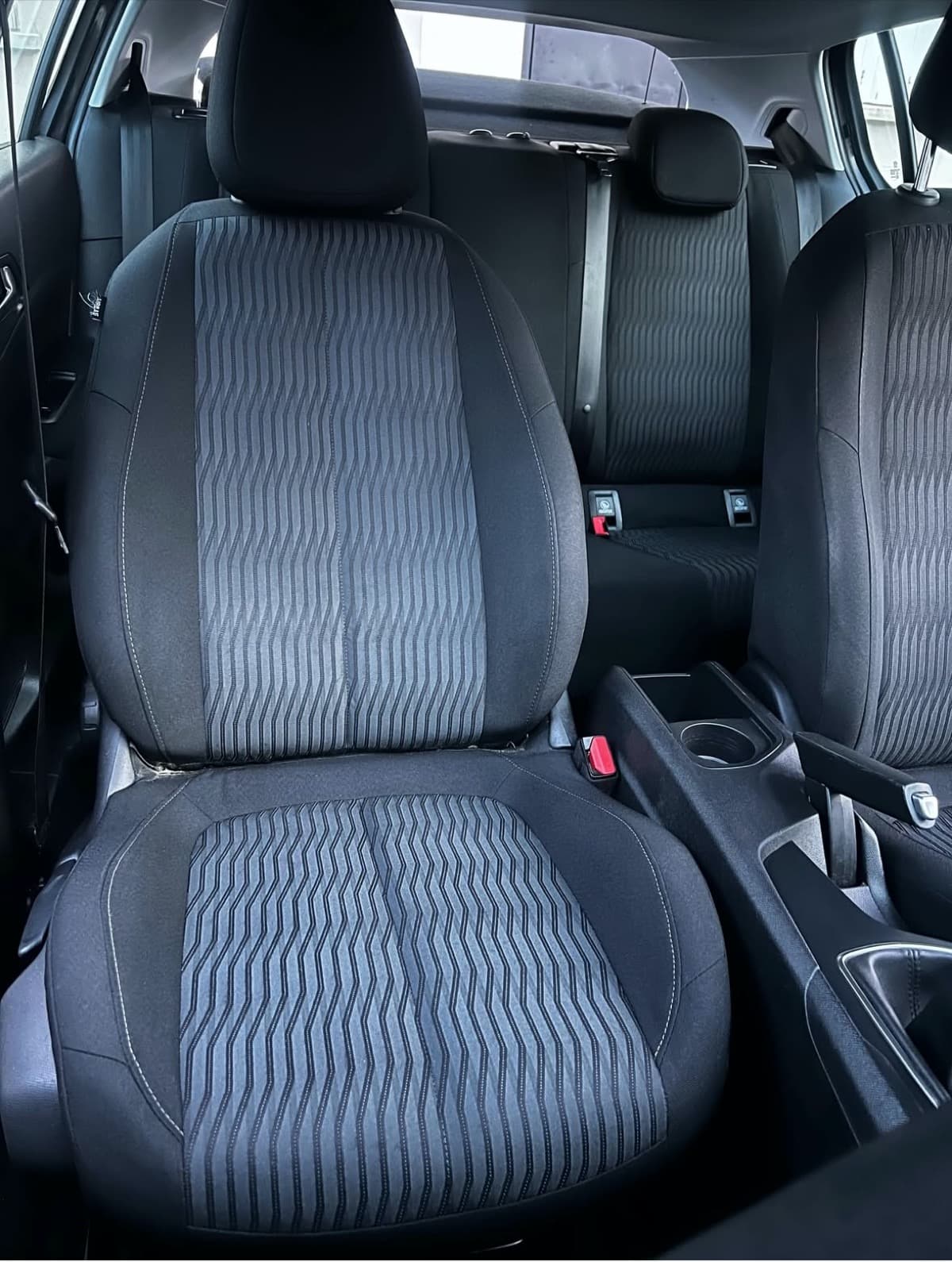 Sièges textile détachés — Après