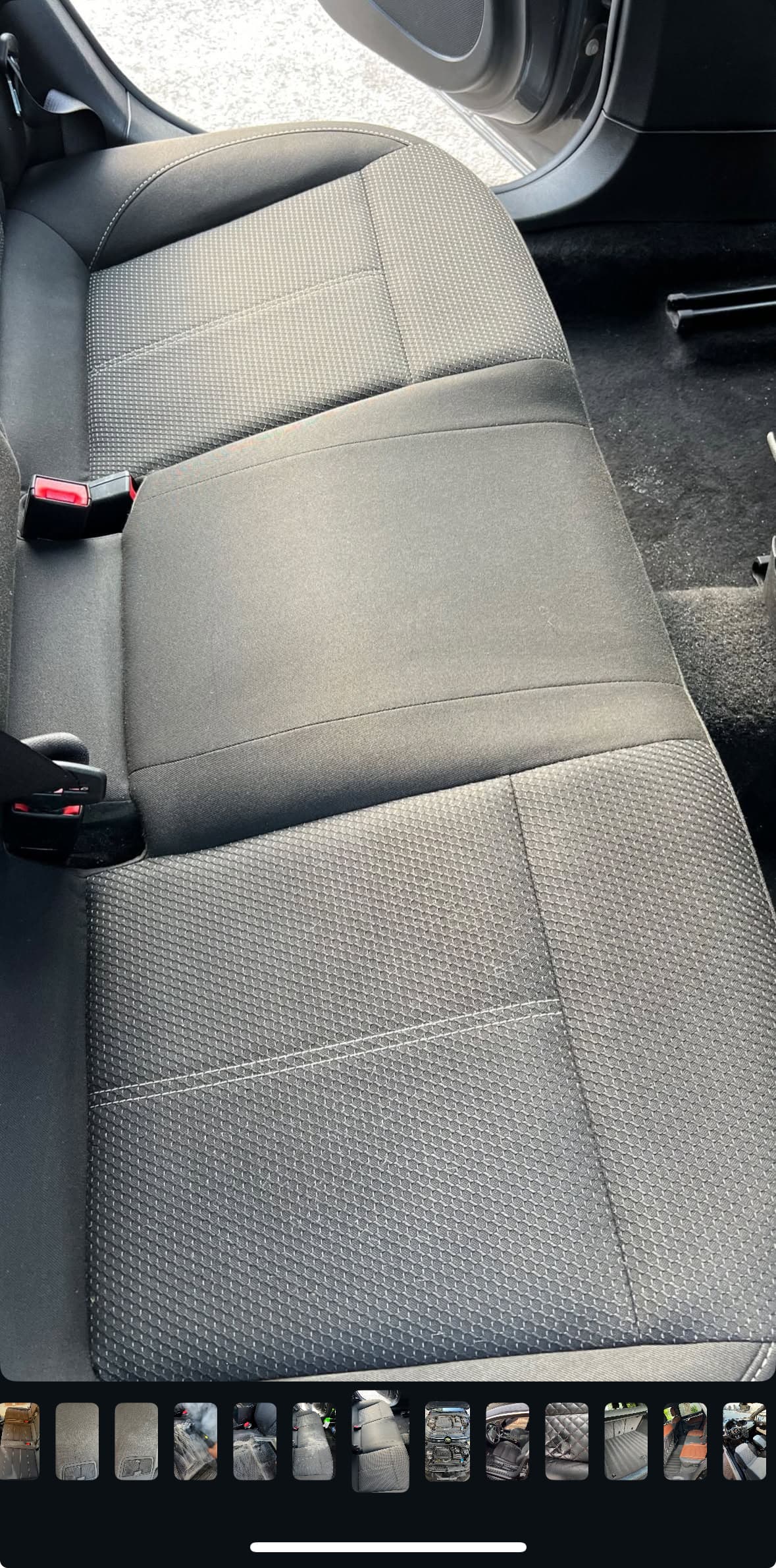 Shampoing banquette arrière à Bègles à Bordeaux — Après