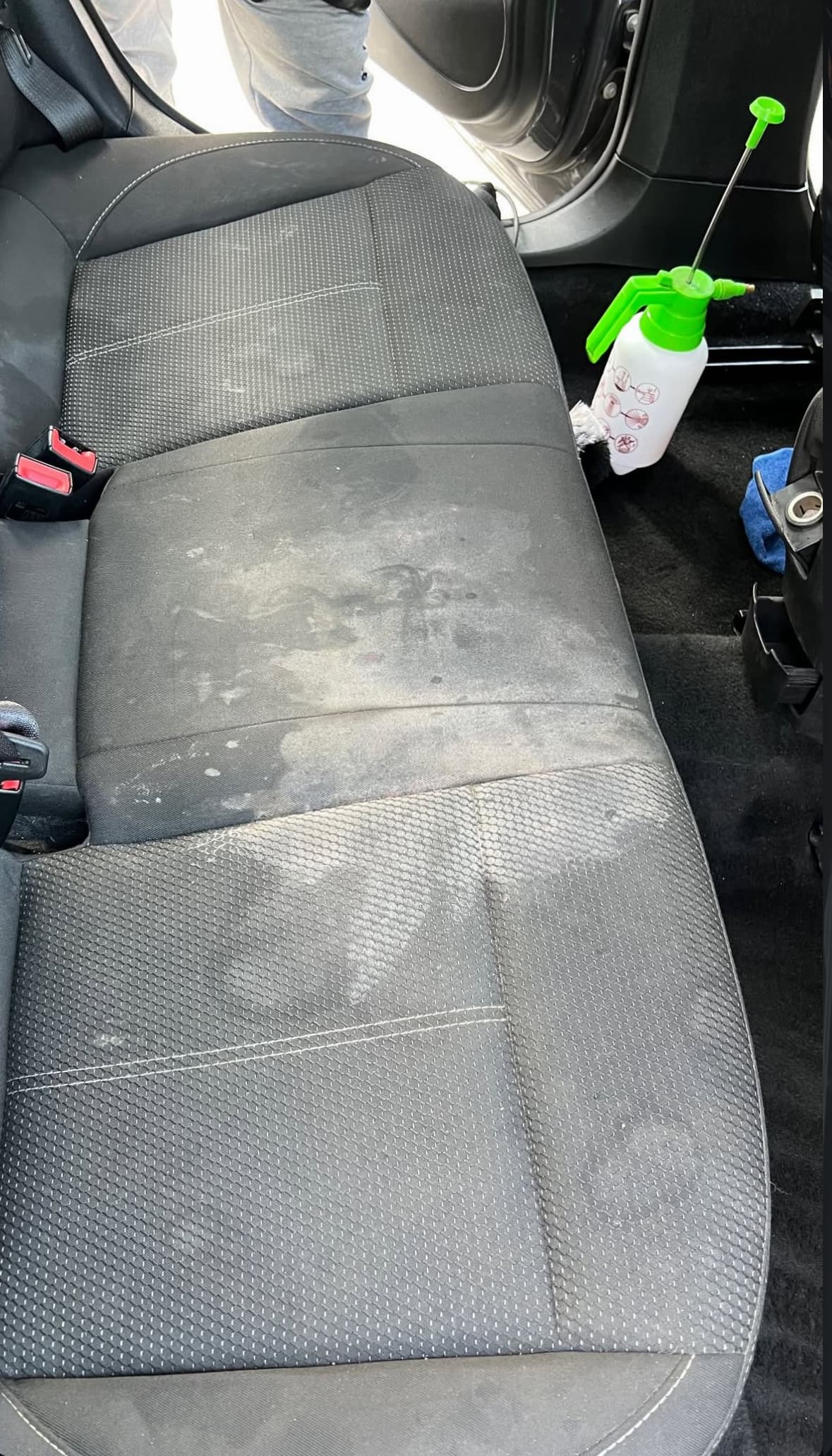 Shampoing banquette arrière à Bègles à Bordeaux — Avant