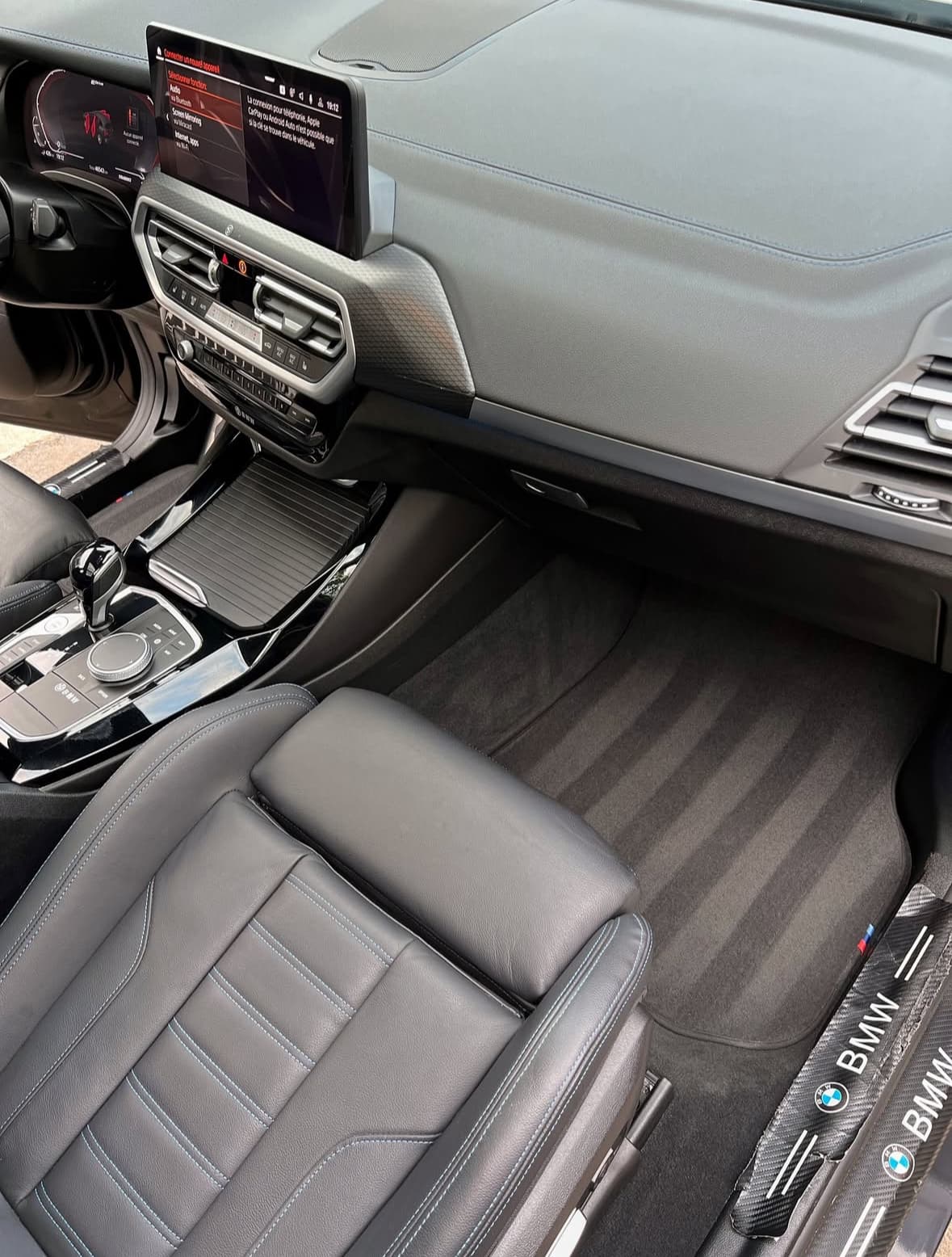 Nettoyage intérieur BMW cuir à Pessac à Bordeaux — Après