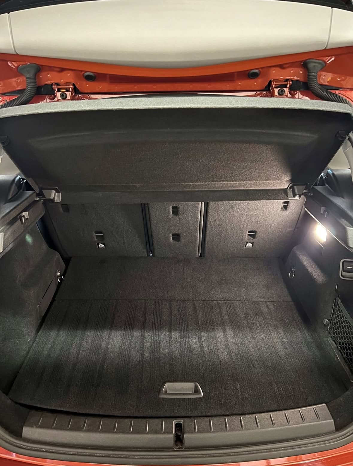 Nettoyage coffre BMW à Hérouville-Saint-Clair à Caen — Après