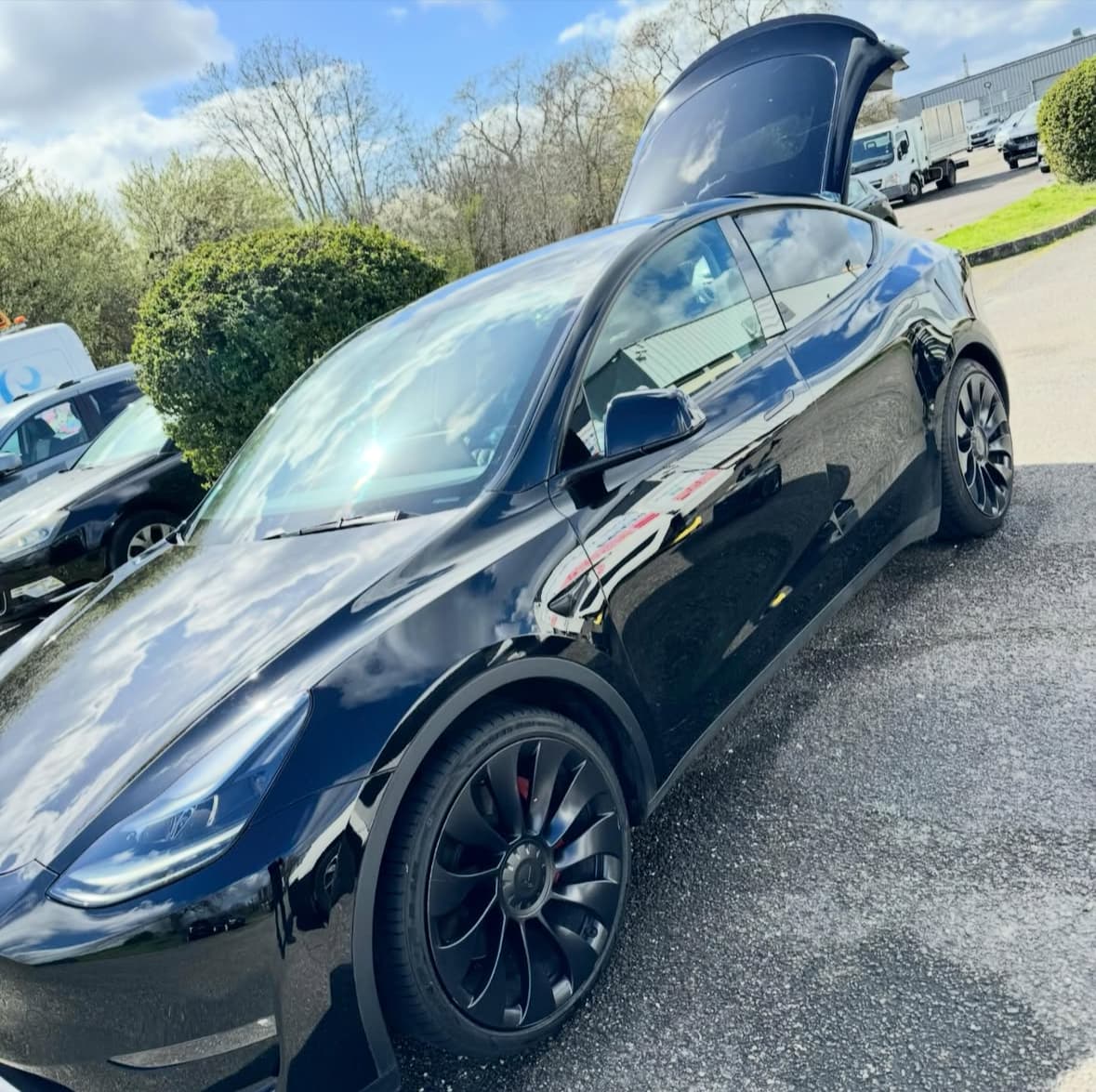 Lavage extérieur Tesla Model 3 à Lambersart à Lille — Après