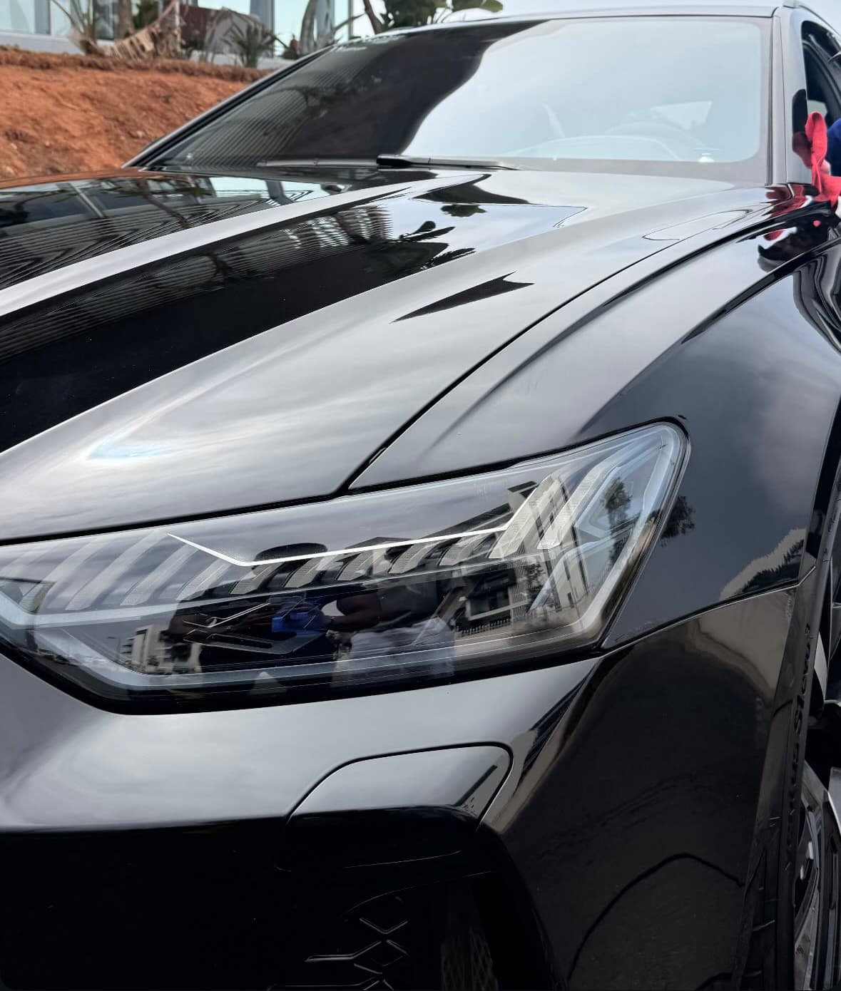 Lavage extérieur Audi RS6 à Oullins à Lyon — Après