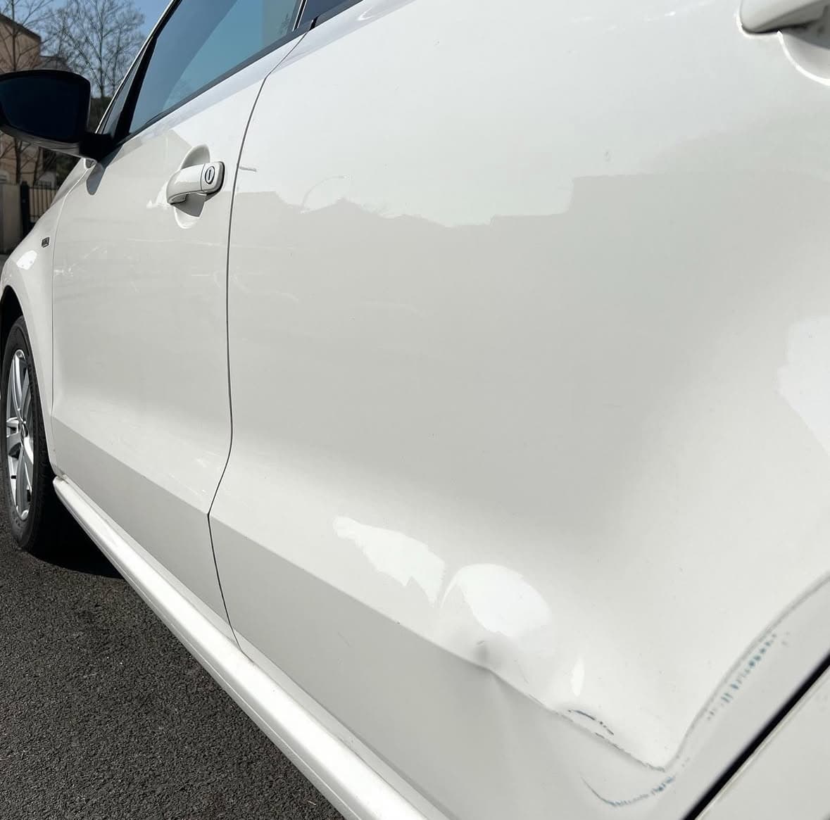 Lavage extérieur carrosserie blanche à Juvignac — Après