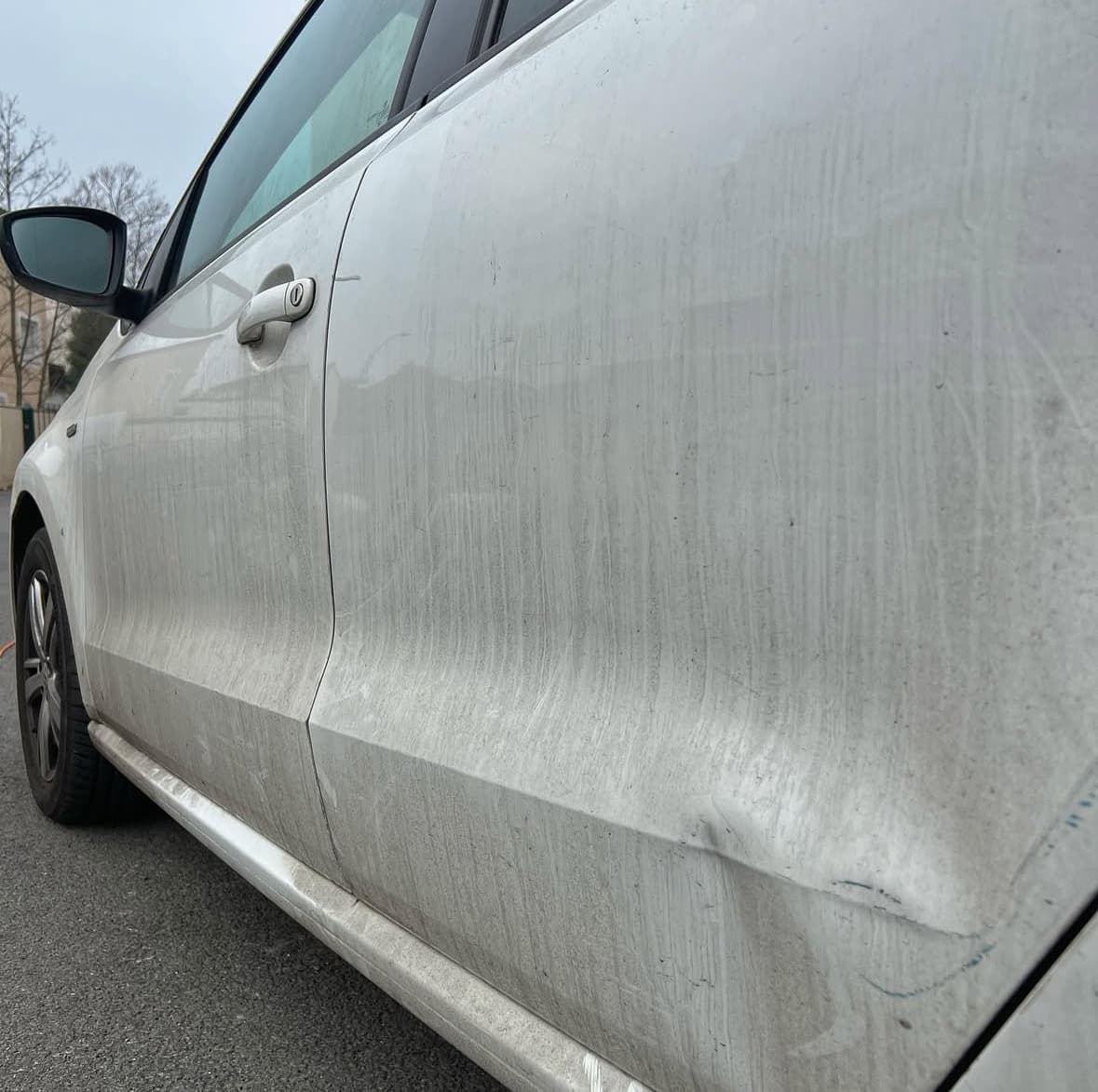Pollen de platane et voiture à Montpellier : comment protéger et nettoyer votre véhicule au printemps