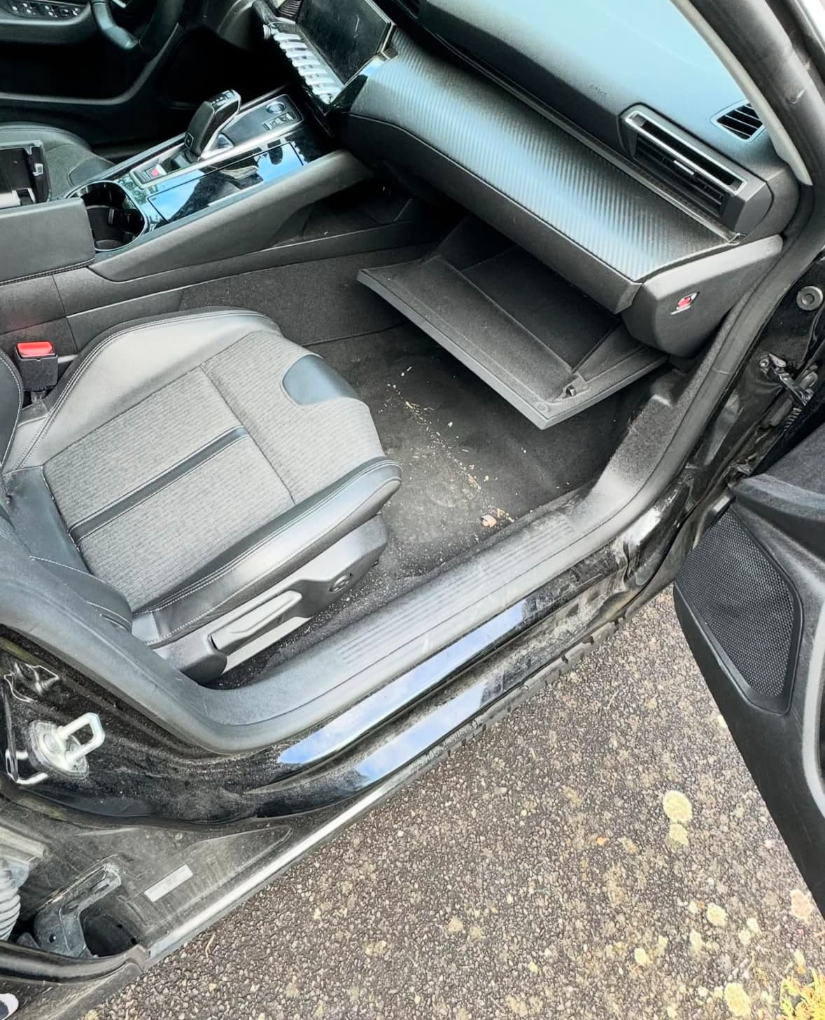 Nettoyage intérieur Peugeot 508 à Lattes — Avant