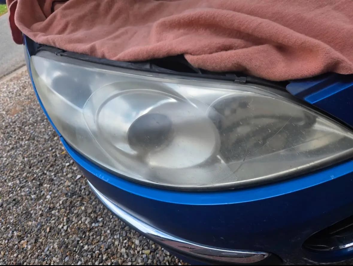 Rénovation phare Ford à Rezé à Nantes — Avant