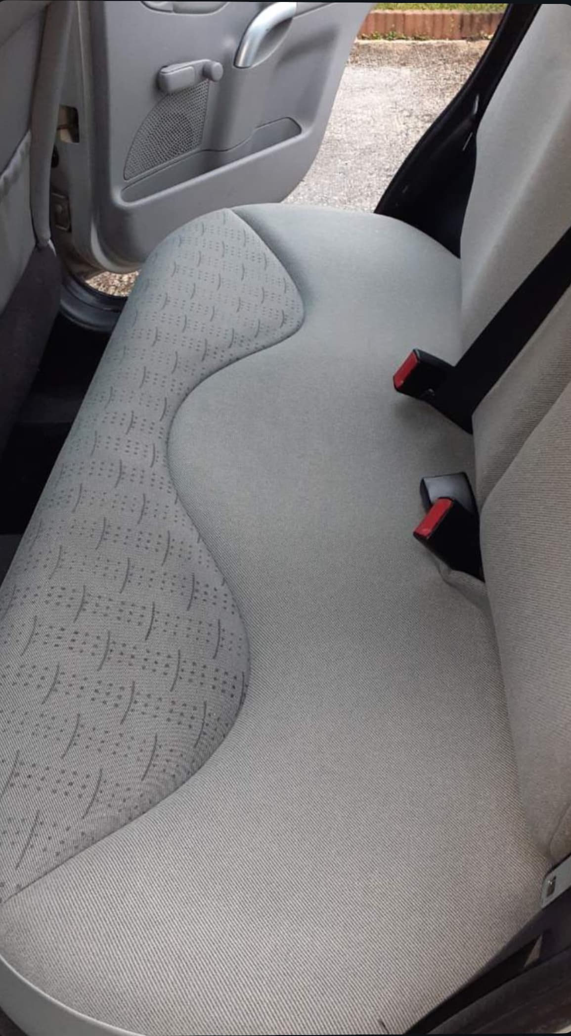 Shampoing banquette arrière à Antibes à Nice — Après