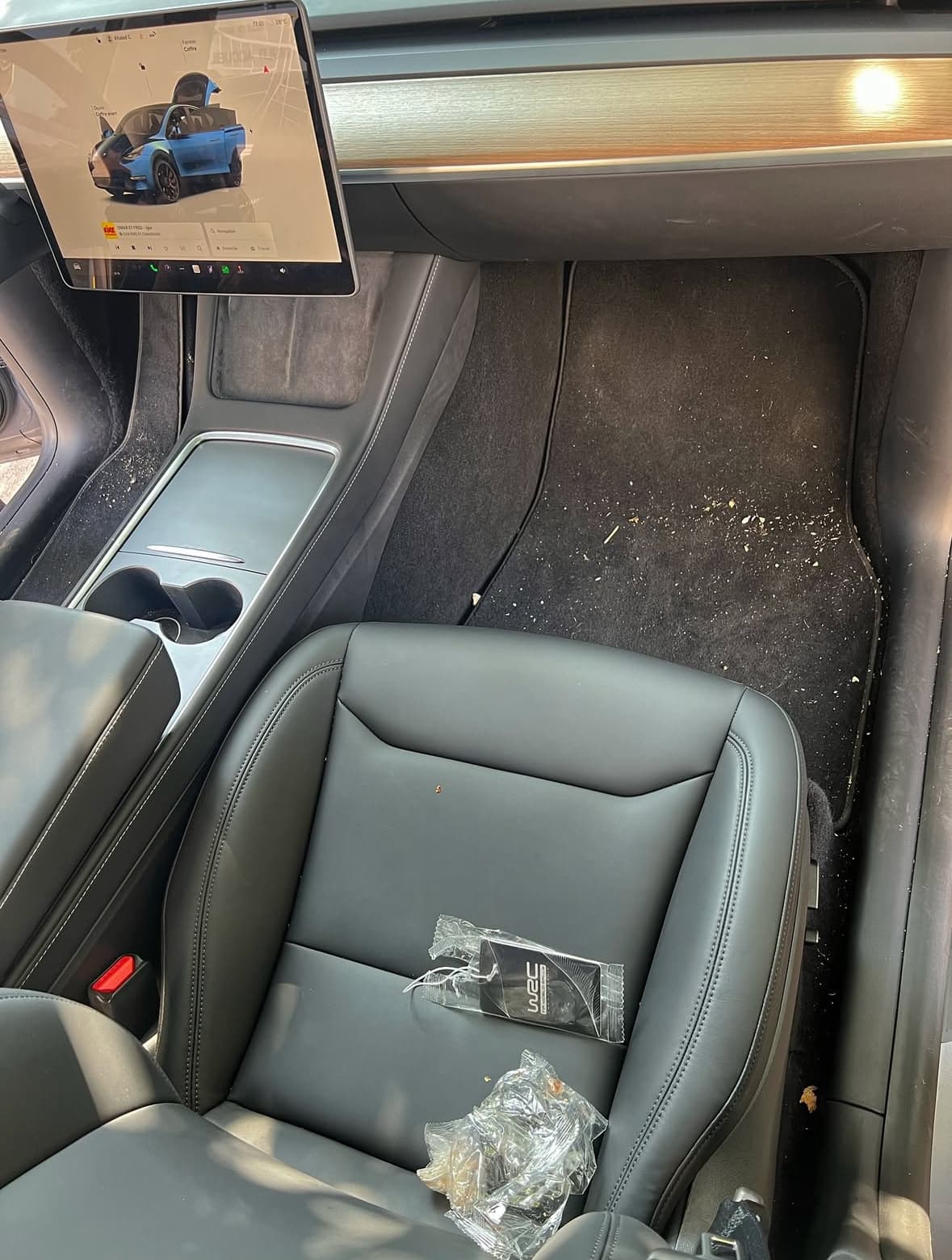 Nettoyage sol Tesla Model Y à La Garde à Toulon — Avant