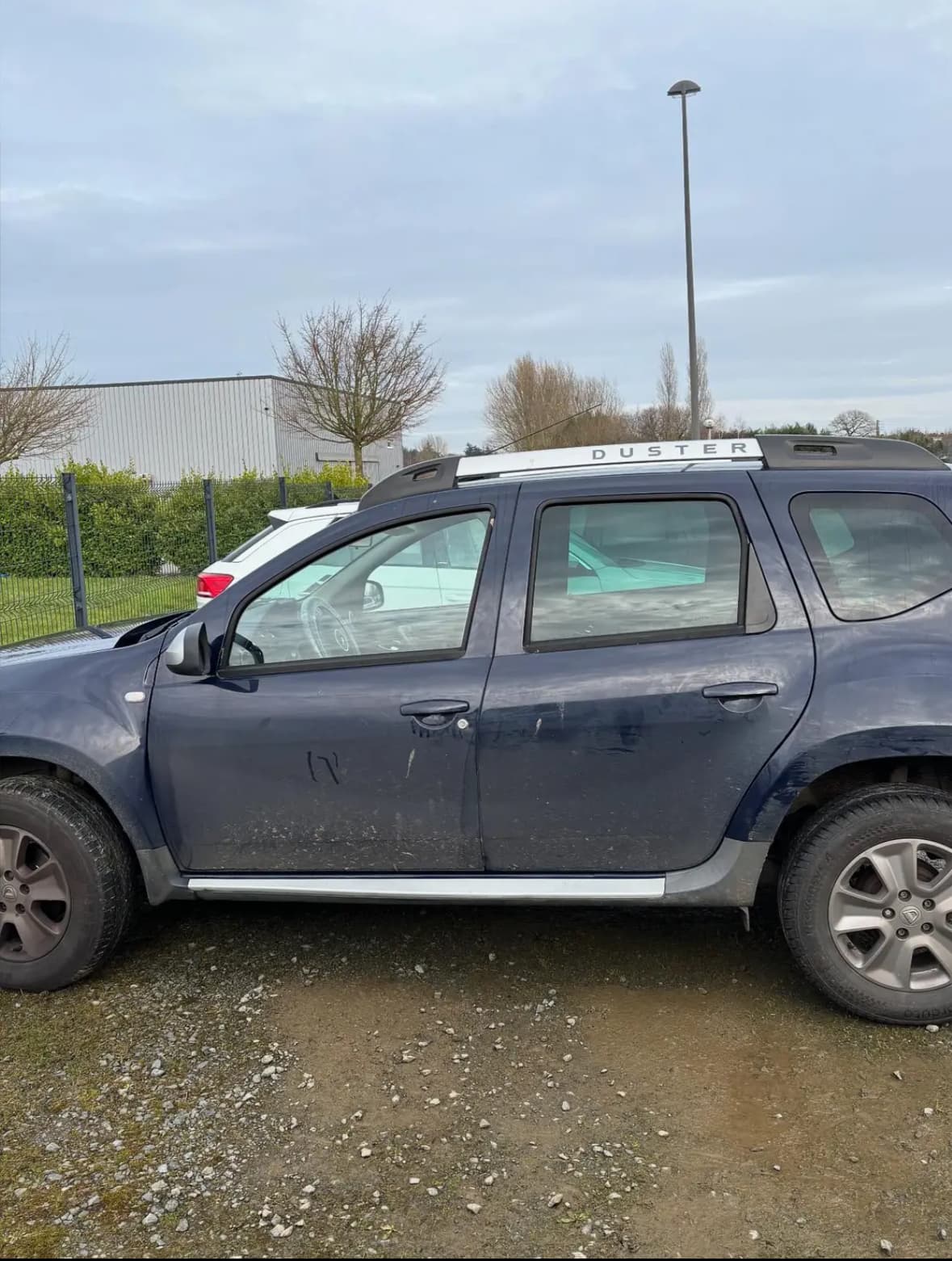 Lavage extérieur Dacia Duster à Muret à Toulouse — Avant