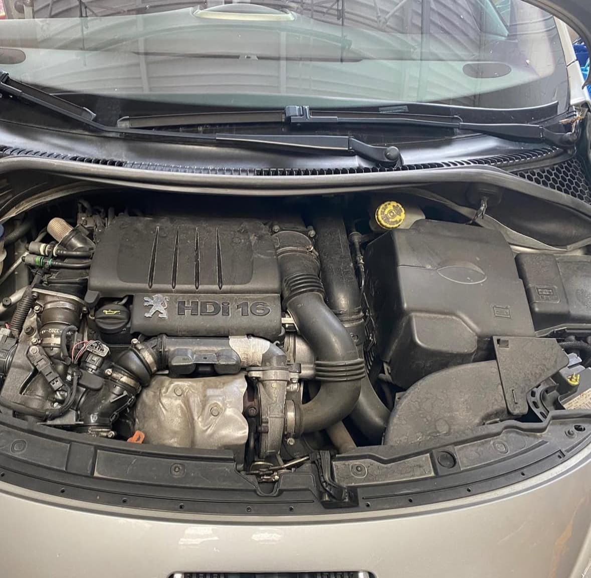 Dégraissage moteur Peugeot HDi à Tournefeuille à Toulouse — Avant